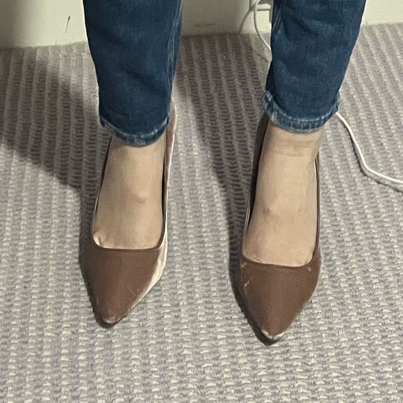 Jimmy Choo, sexy, dusty, pink velvet, stiletto heels, size 7.5 - Picture 10 of 10